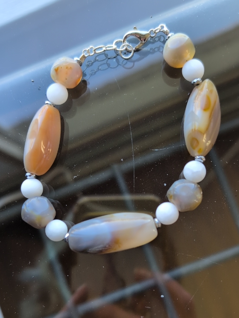 Handcrafted Beige Agate Bead Bracelet With Lobster Claw